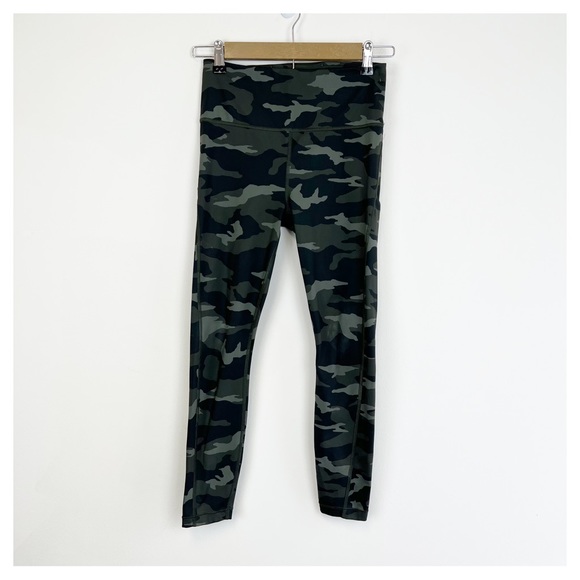 Athleta Ultimate 7/8 Tight Camo Olive Green
Size XS - Picture 2 of 7